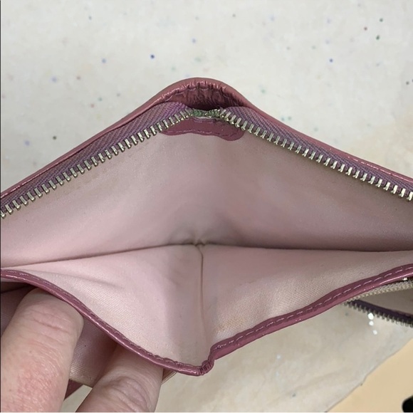 Coach light khaki  with our trim zip wallet - Picture 6 of 8